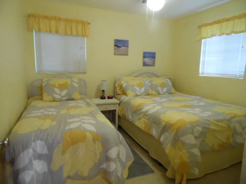 1-ocean-dunes-guest-bedroom_library_93440