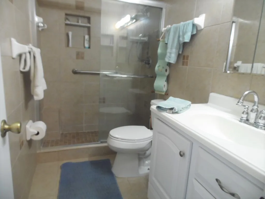 mvn--1-upstairs-bathroom_library_93323