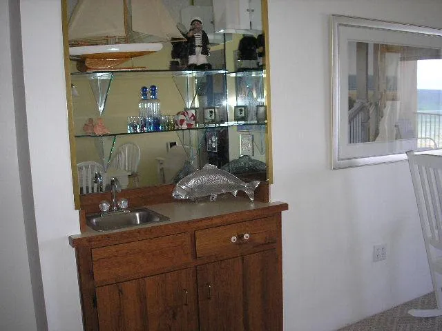 sr-302-wet-bar_library_93104