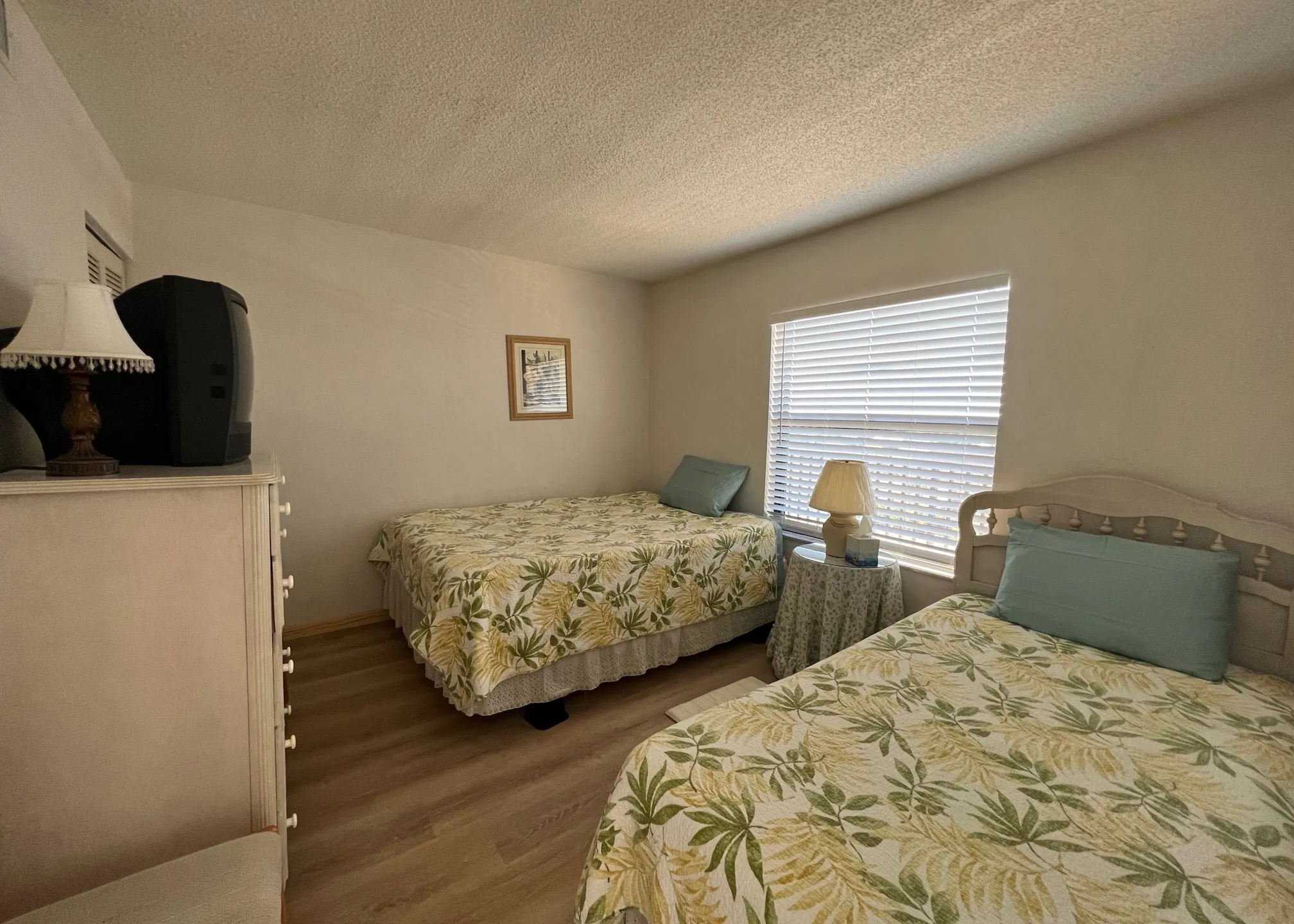 2nd-bedroom-106390_library_106390
