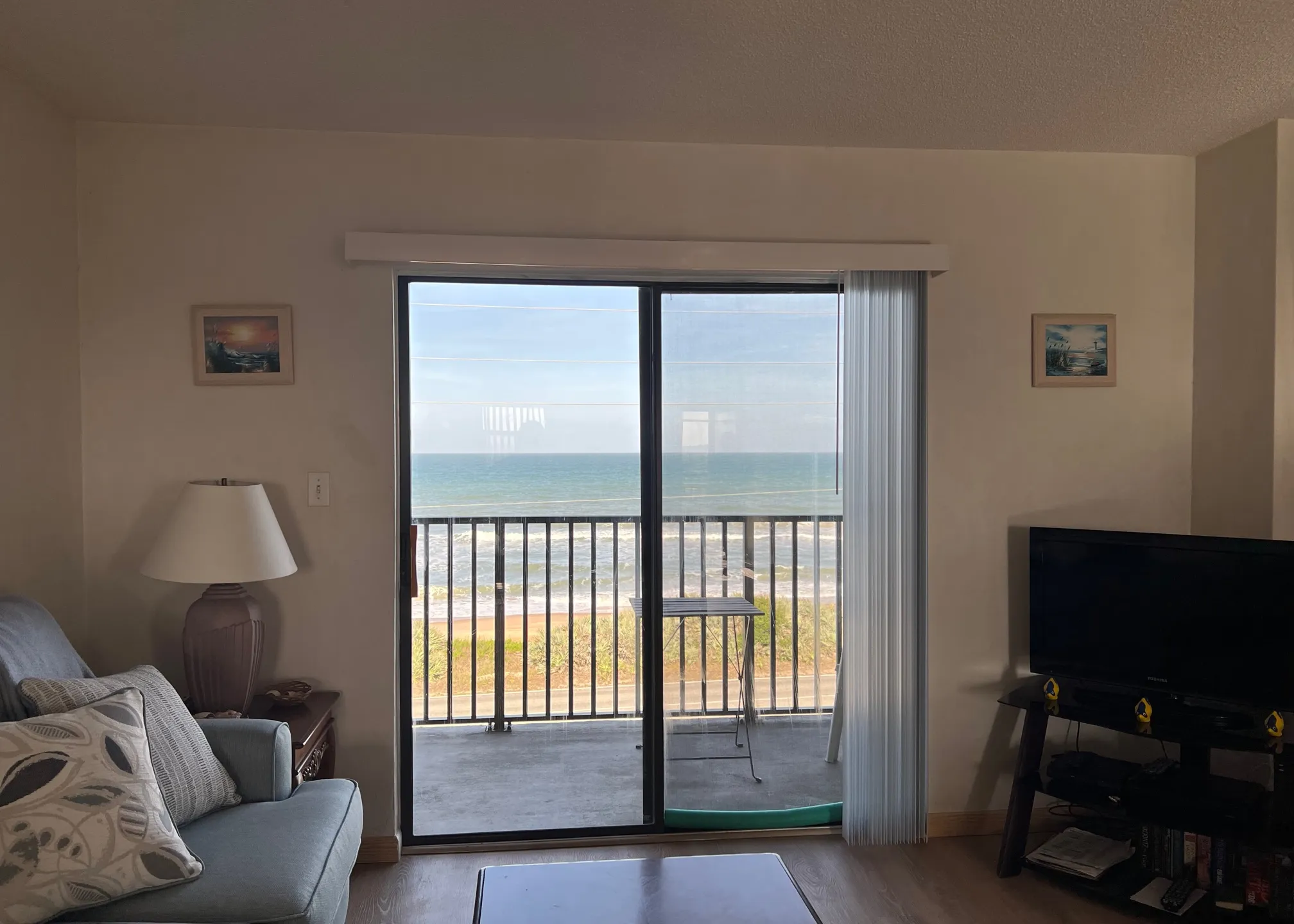 living-room-view-111801_library_111801