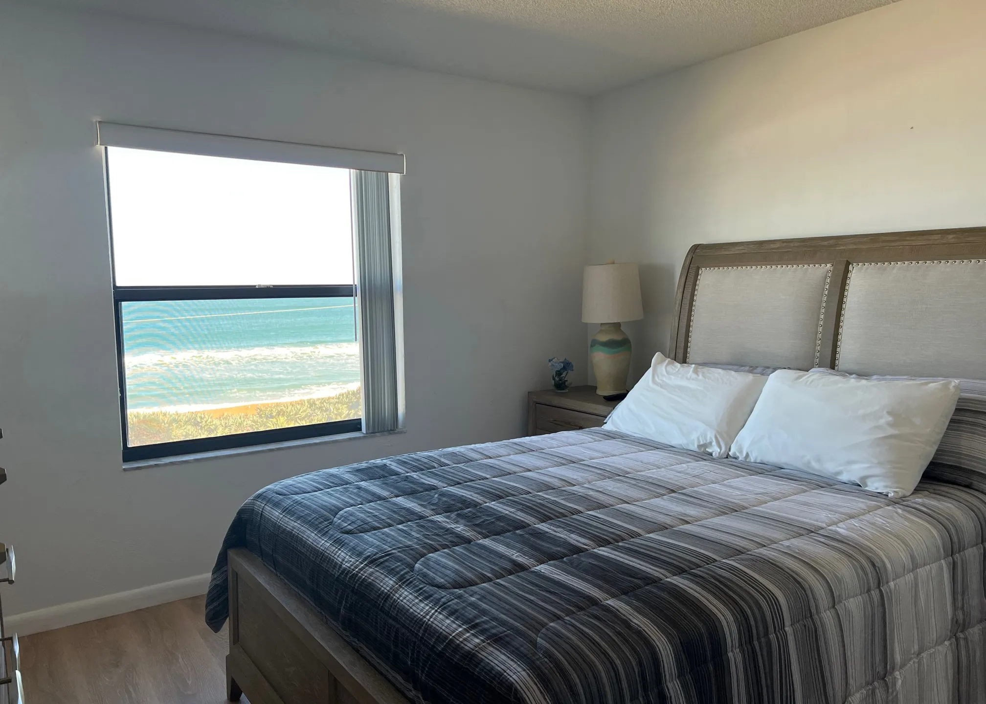 master-bedroom-with-view-106389_library_106389