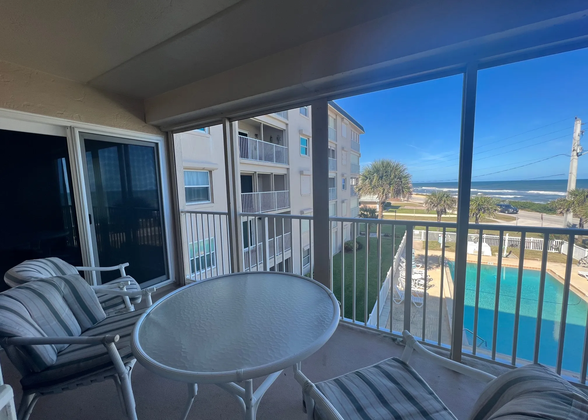 balcony-123481_library_123481