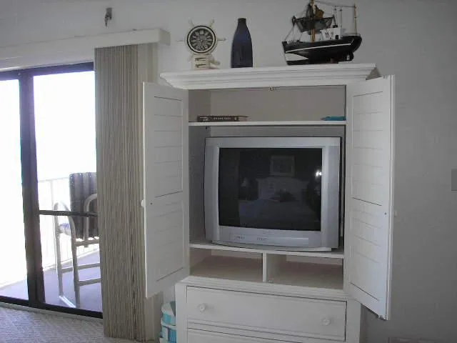 master-bedroom-tv-93099_library_93099