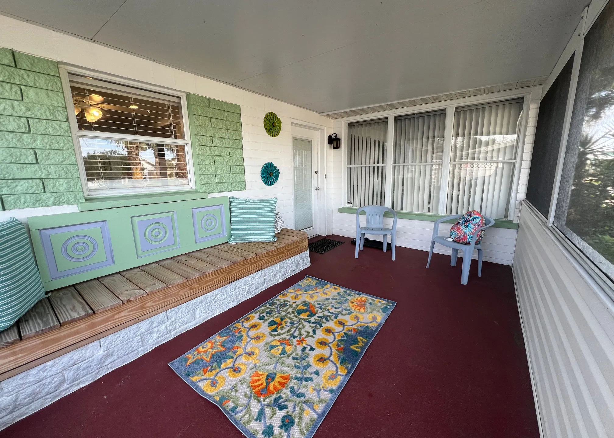 front-patio-enclosed-125202_library_125202