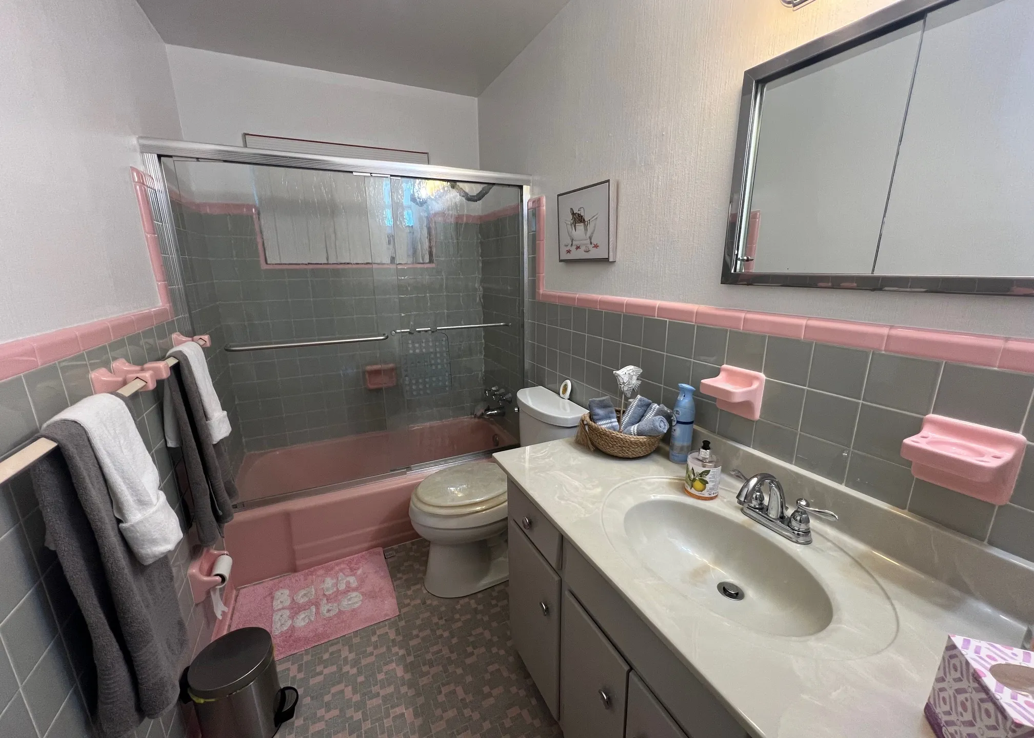 bathroom-with-tub-134541_library_134541