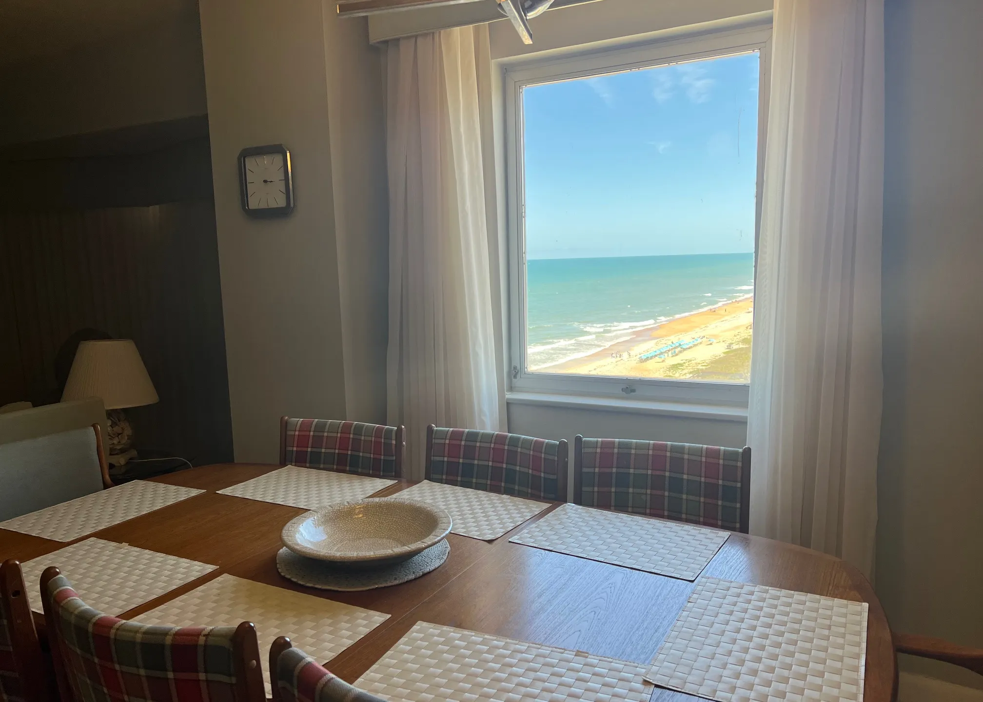 dining-area-133437_library_133437