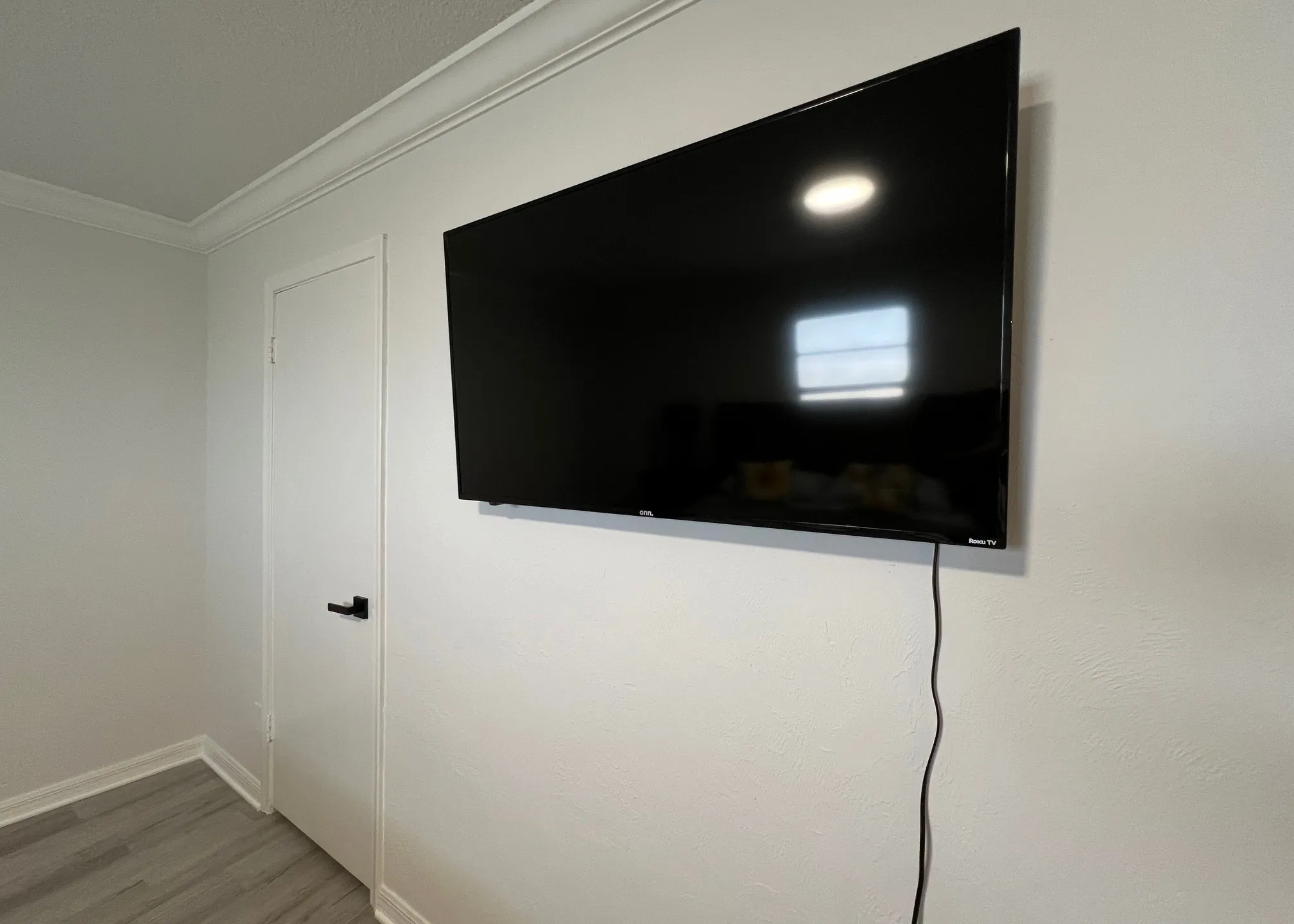 guest-bedroom-133707_library_133707