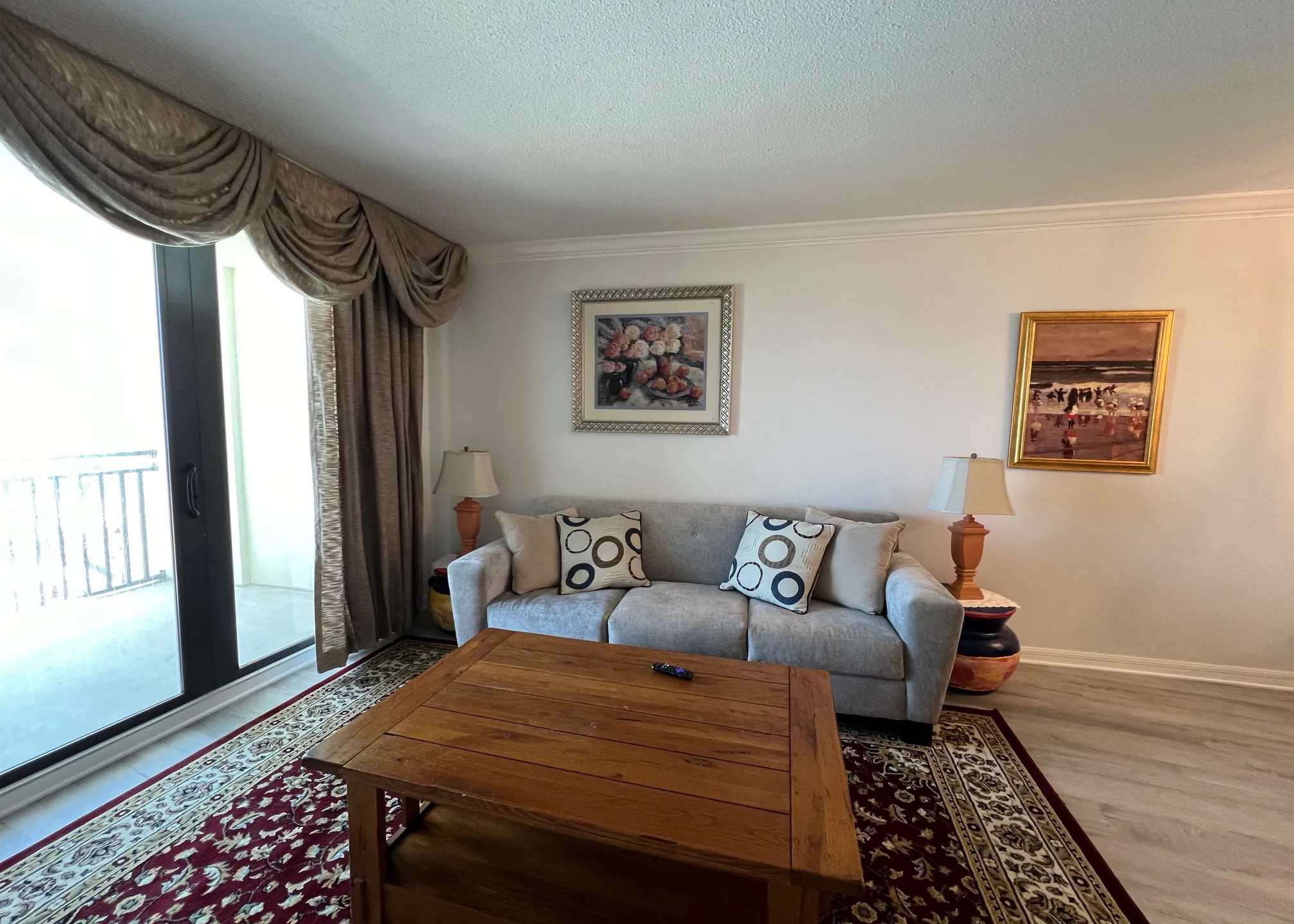 living-area-133702_library_133702