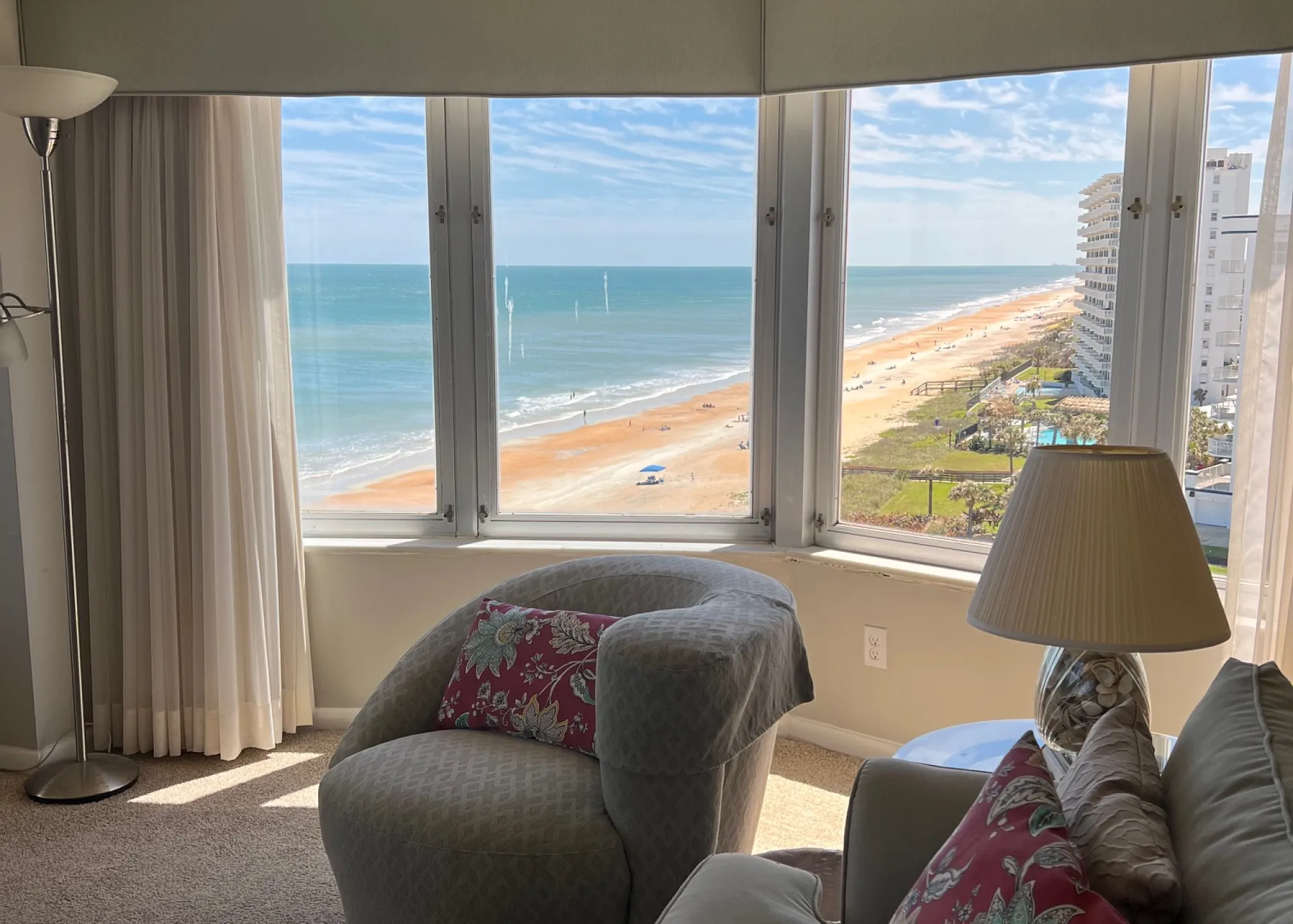 living-area-great-view-133424_library_133424