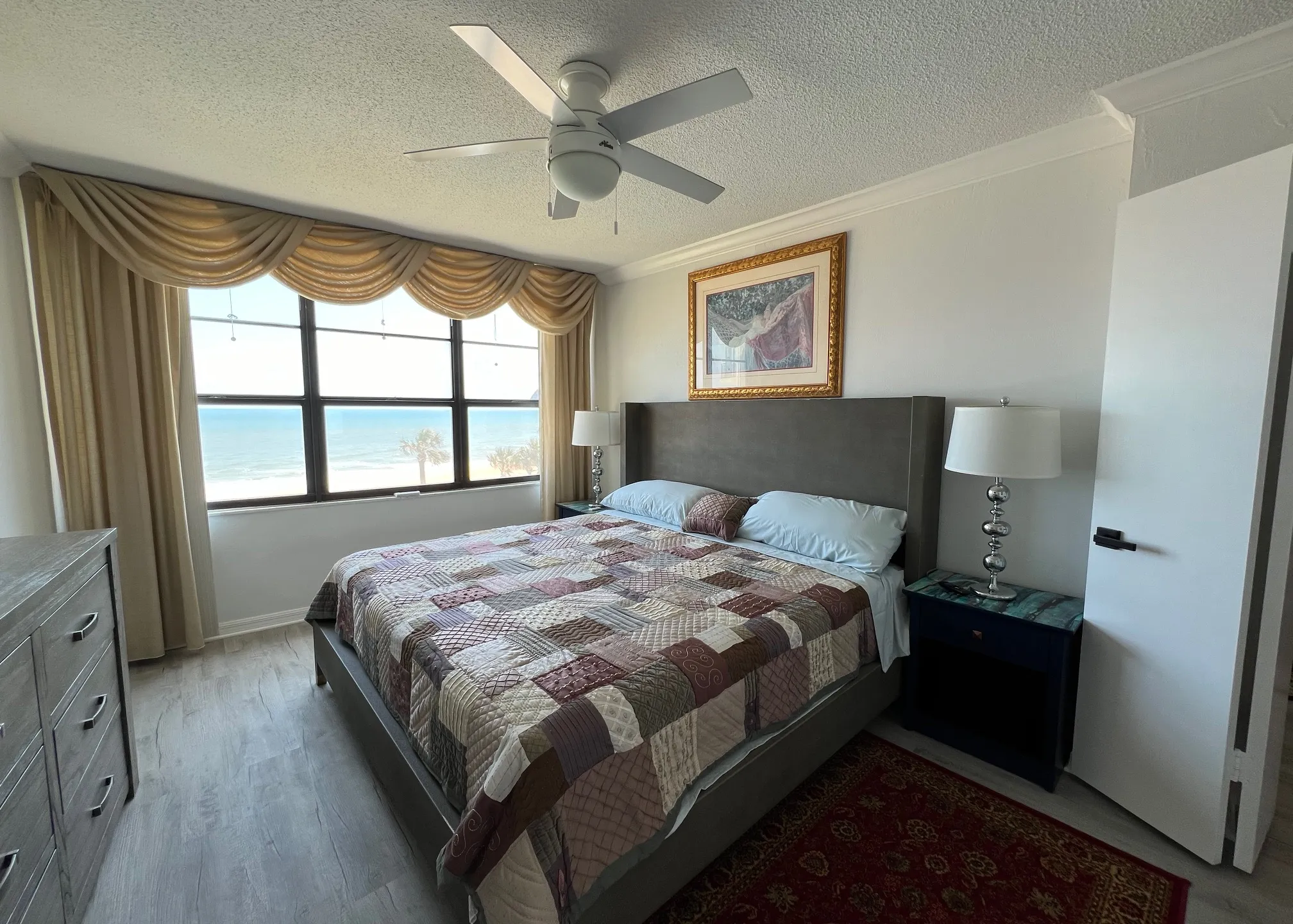 main-bedroom-133695_library_133695