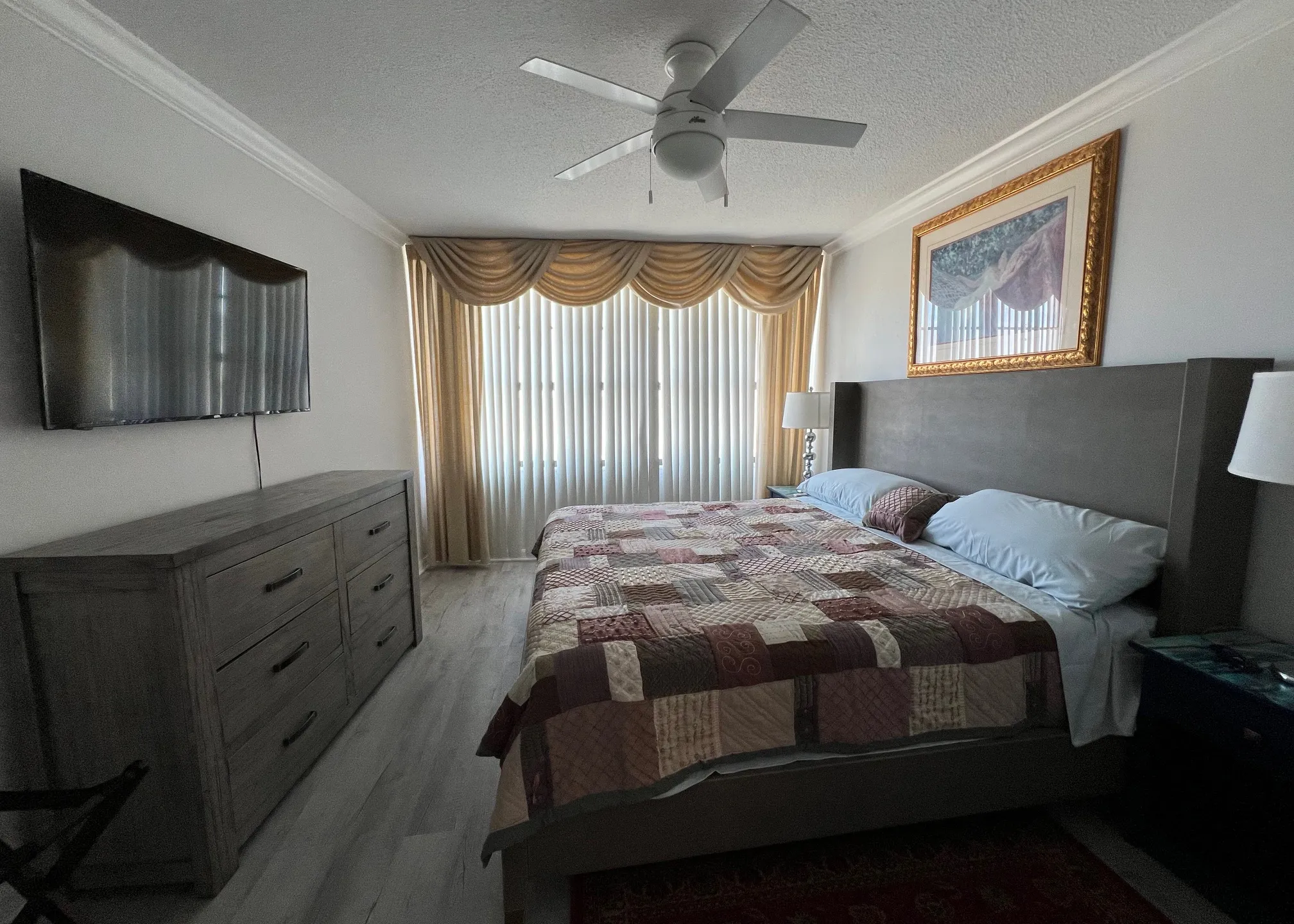 main-bedroom-133701_library_133701