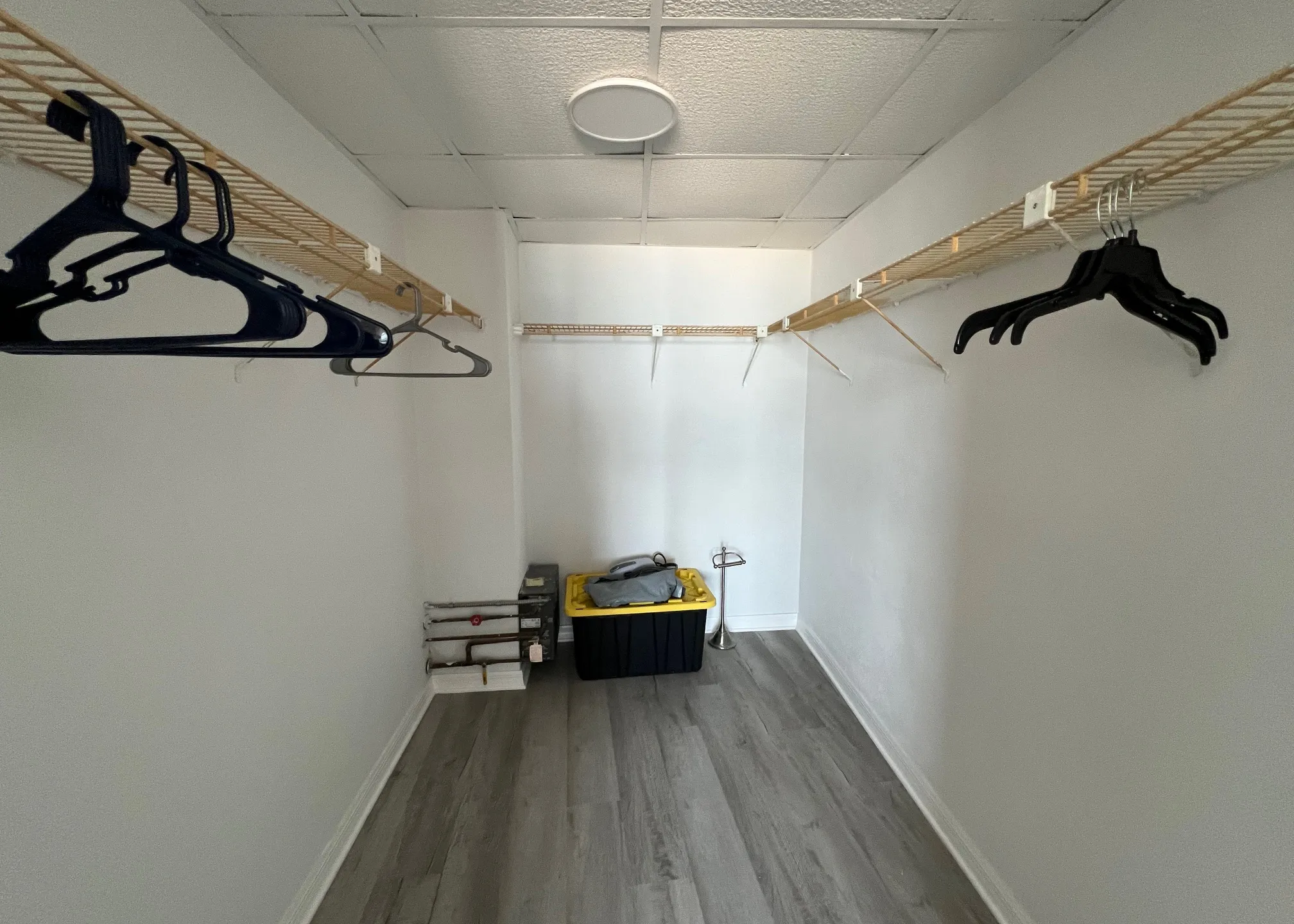 main-bedroom-closet-133697_library_133697