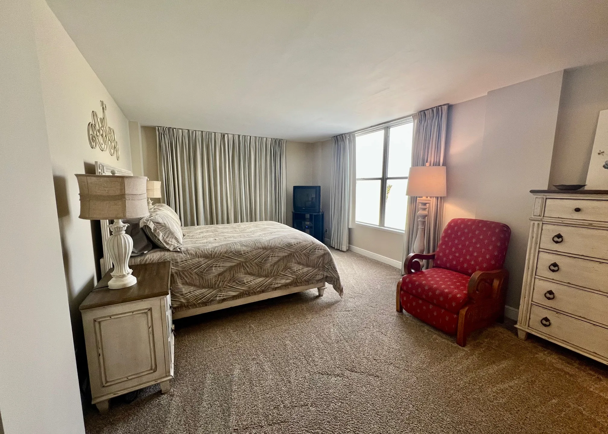 master-bedroom-143987_library_143987