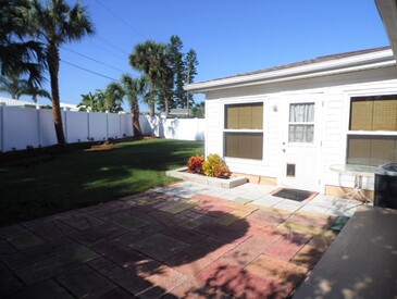 Hibiscus Drive - 2 Bed/2 bath house with heated pool!